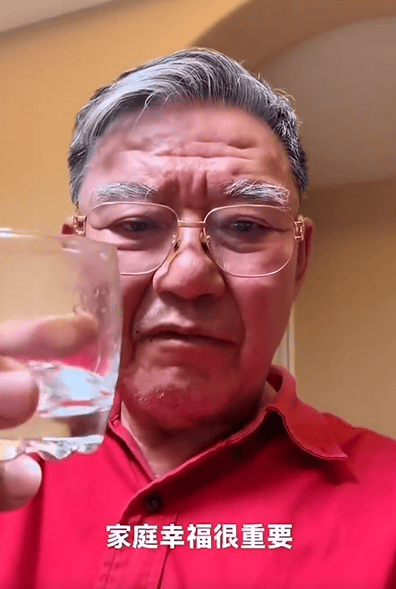 老戏骨李立群回应三个孩子都没结婚：结婚不一定好