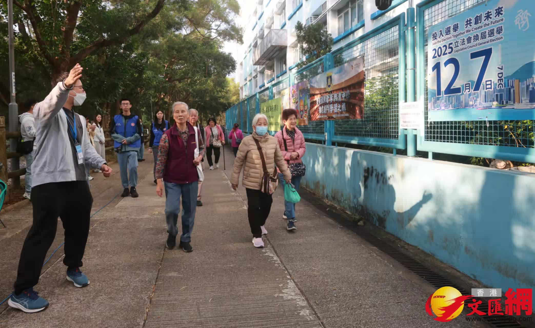 香港教師會李興貴中學投票站情況（香港文匯報記者劉國權攝）