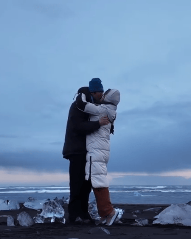 金莎宣布被男友求婚!二人在冰岛拥抱热吻好浪漫