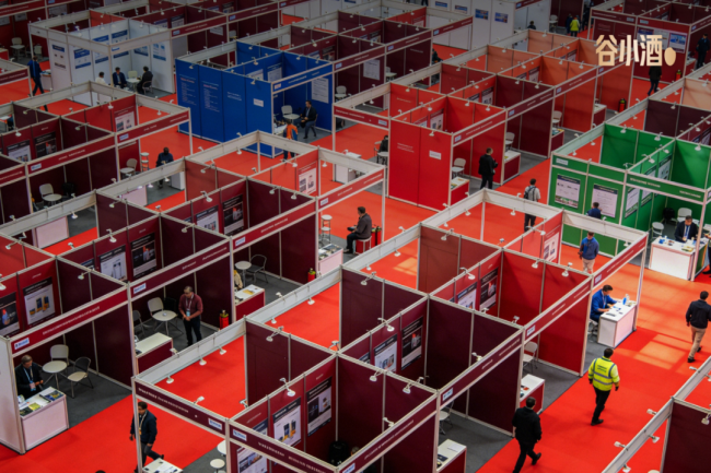 谷小酒刘飞：《2026：全力开火 干就完了》