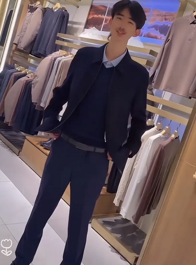 “好好的儿子被你养成大佐”，家长让儿子留胡须受尽嘲笑