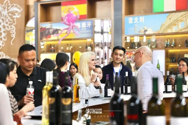 3000斤美酒免费喝、10万现金大奖等你抽……郎酒等你来赴酒博会之约