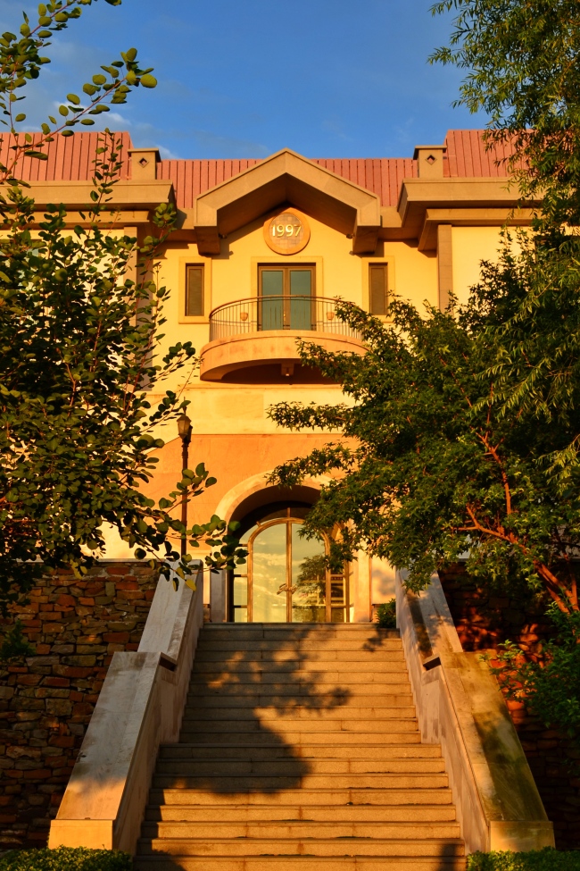 签约仁怀，发布“四个三年计划”：怡园酒业2026开启新战略跃迁