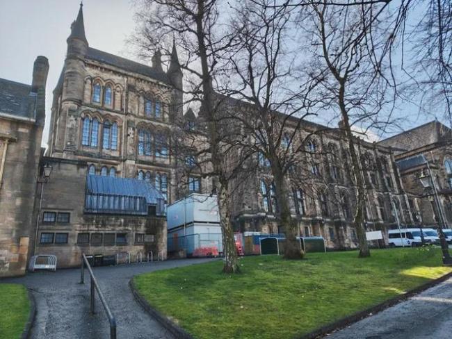 国内有钱人为什么都喜欢送孩子去英国留学？