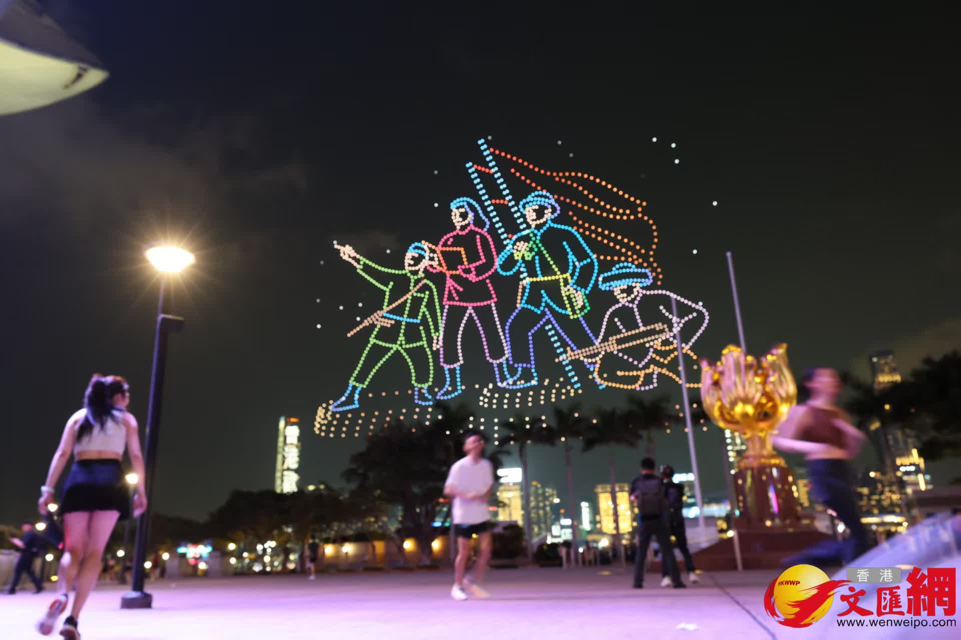 2026全民國家安全教育日大型無人機表演。（香港文匯報記者黃艾力 攝）