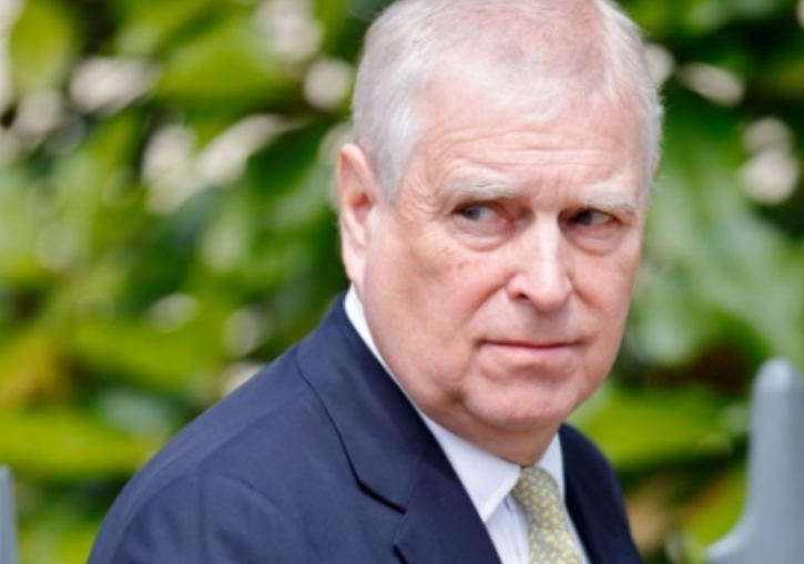 英国安德鲁王子被剥夺头衔及王室住所 