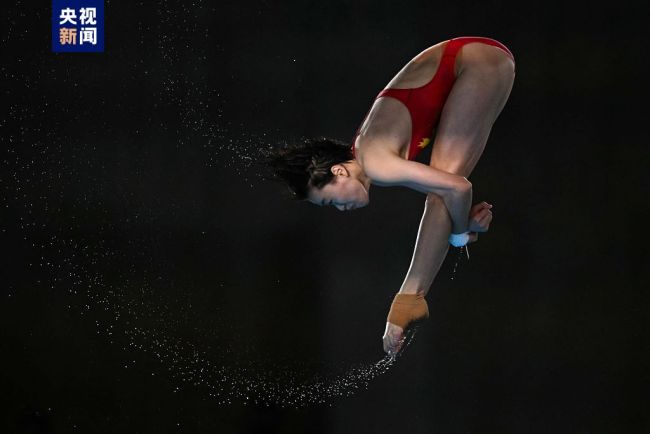 Quan Hongchan won the gold medal in women's 10-meter platform diving ...
