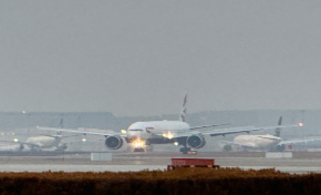 英国首相斯塔默抵达北京 开启4天访华行程 