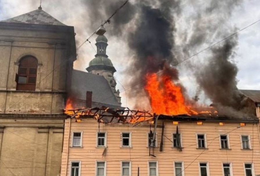 乌空军称俄动用近千架无人机袭击乌克兰 